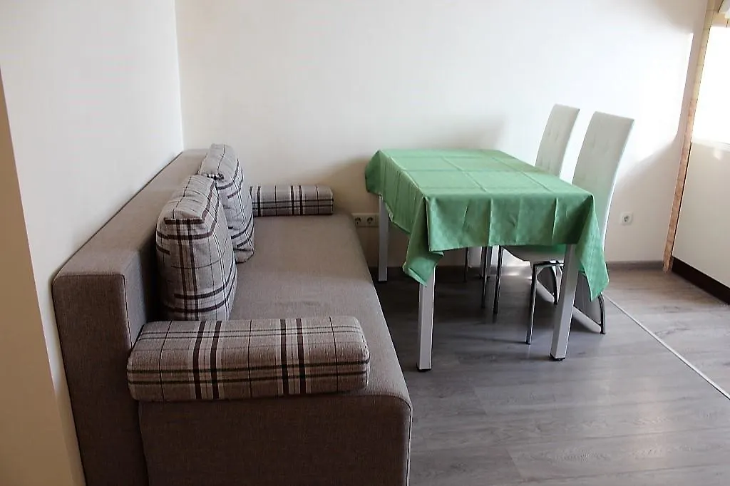 Uiutnaia Studio V Kieve Appartement Kiev